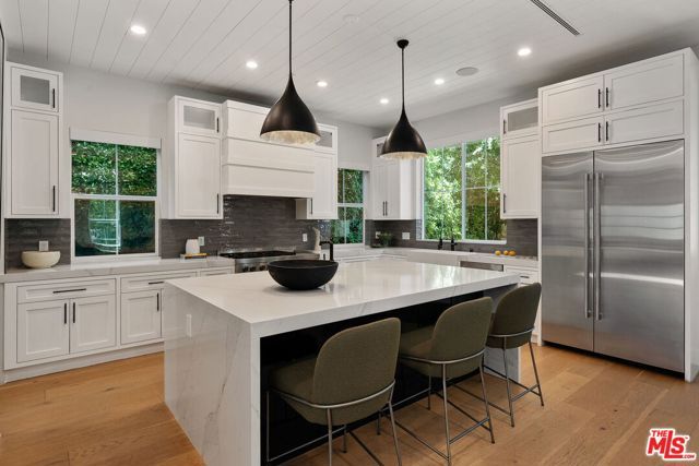 18057 Valley Vista Boulevard, Encino (los Angeles), CA 91316