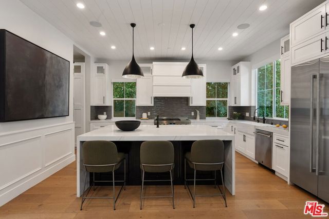 18057 Valley Vista Boulevard, Encino (los Angeles), CA 91316