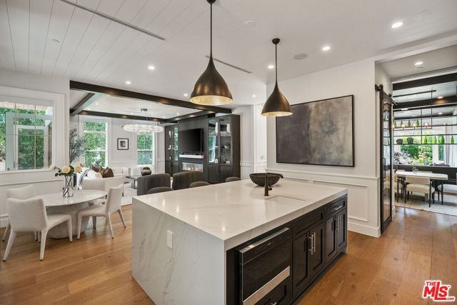 18057 Valley Vista Boulevard, Encino (los Angeles), CA 91316