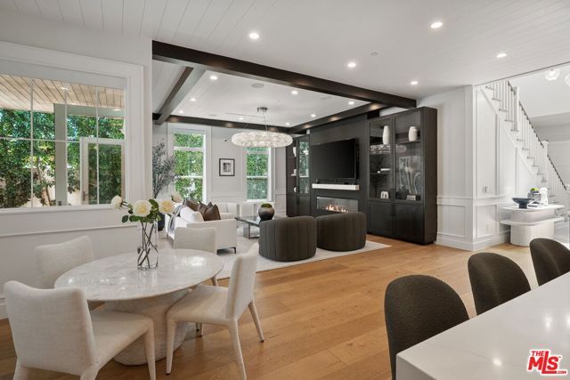 18057 Valley Vista Boulevard, Encino (los Angeles), CA 91316