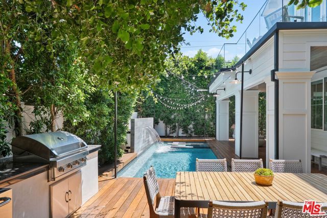 18057 Valley Vista Boulevard, Encino (los Angeles), CA 91316