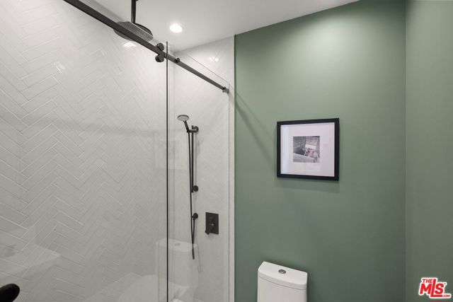 18057 Valley Vista Boulevard, Encino (los Angeles), CA 91316