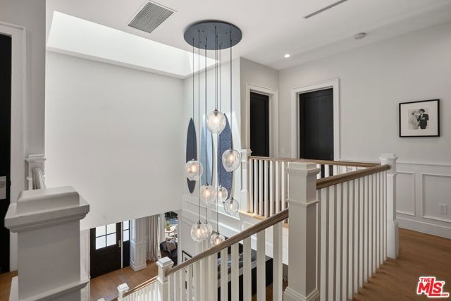 18057 Valley Vista Boulevard, Encino (los Angeles), CA 91316