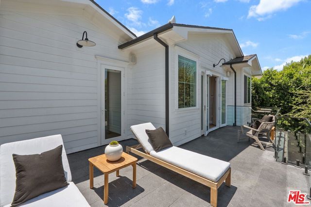 18057 Valley Vista Boulevard, Encino (los Angeles), CA 91316