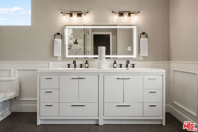 18057 Valley Vista Boulevard, Encino (los Angeles), CA 91316