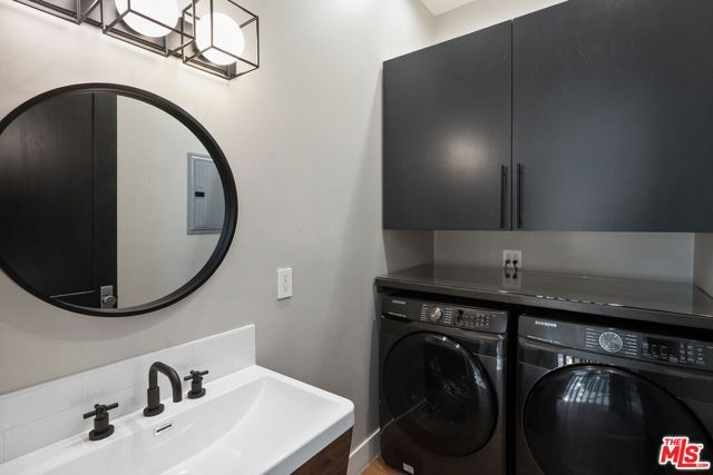 18057 Valley Vista Boulevard, Encino (los Angeles), CA 91316