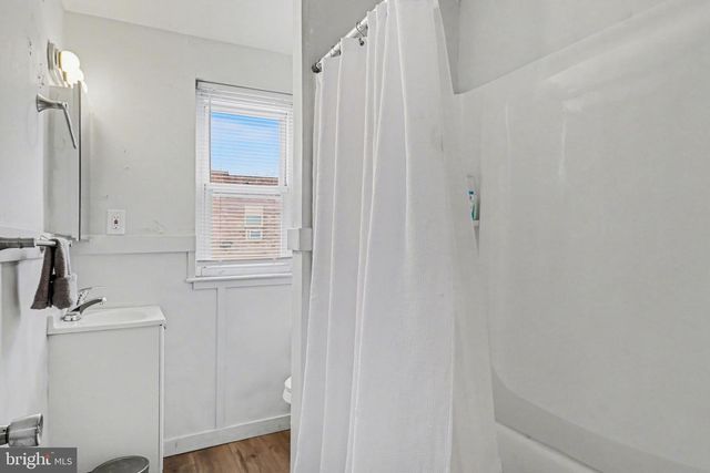 5411 VICARIS ST, Philadelphia, PA 19128