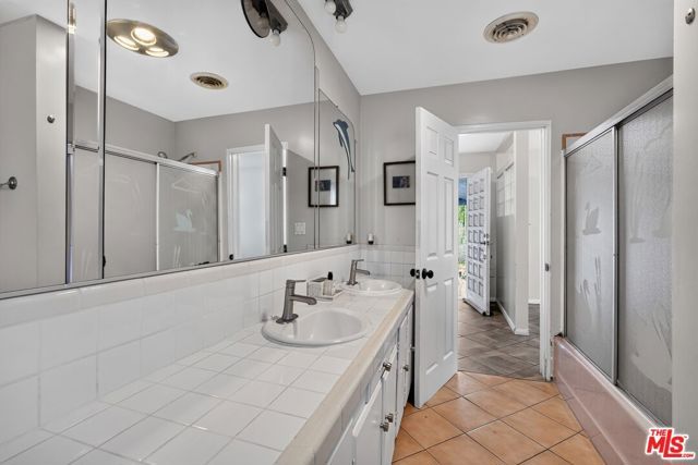 7615 Kittyhawk Avenue, Los Angeles, CA 90045