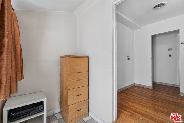 7615 Kittyhawk Avenue, Los Angeles, CA 90045