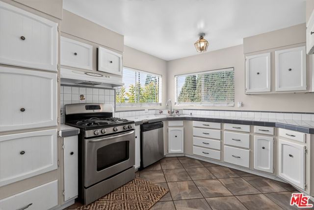 7615 Kittyhawk Avenue, Los Angeles, CA 90045