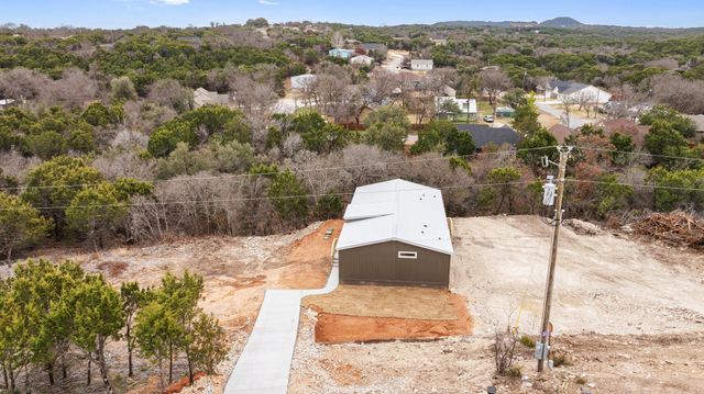 815 Thicket Trail, Granbury, TX 76048