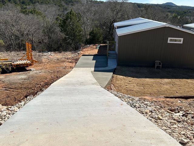 815 Thicket Trail, Granbury, TX 76048