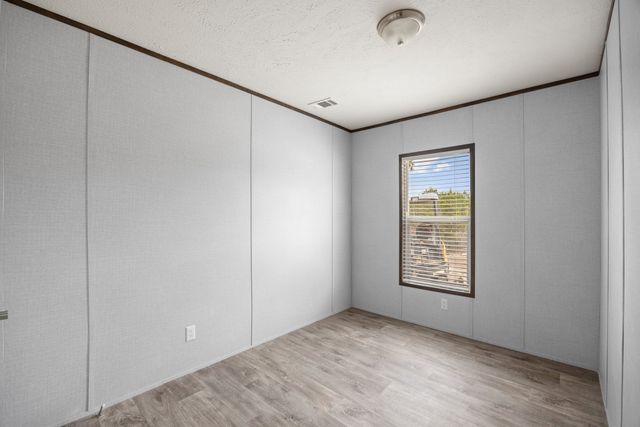 815 Thicket Trail, Granbury, TX 76048
