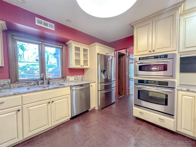 4411 E 72nd Place, Tulsa, OK 74136