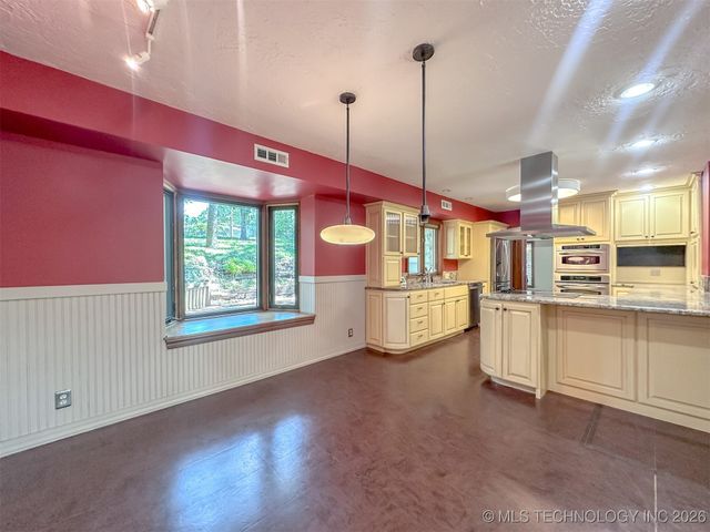 4411 E 72nd Place, Tulsa, OK 74136