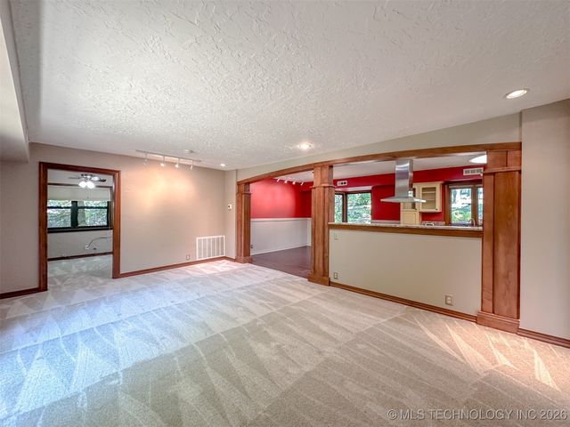 4411 E 72nd Place, Tulsa, OK 74136