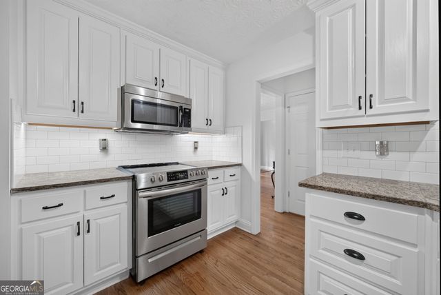 946 Golden Meadows Lane, Loganville, GA 30052