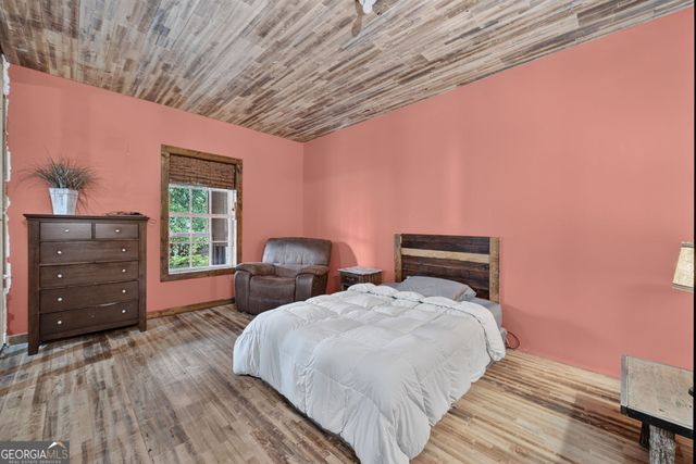 946 Golden Meadows Lane, Loganville, GA 30052