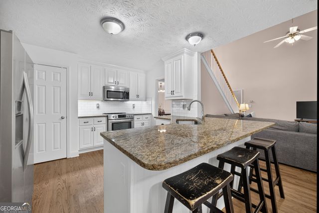 946 Golden Meadows Lane, Loganville, GA 30052