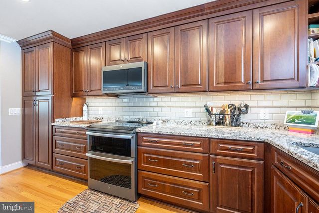 6112 HARMON PL, Springfield, VA 22152