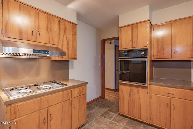 532 Bays View Rd, Kingsport, TN 37660