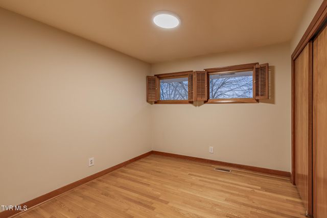 532 Bays View Rd, Kingsport, TN 37660