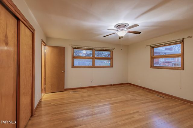 532 Bays View Rd, Kingsport, TN 37660