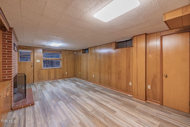 532 Bays View Rd, Kingsport, TN 37660