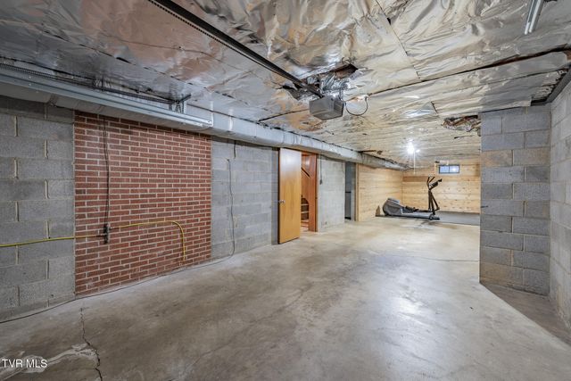 532 Bays View Rd, Kingsport, TN 37660