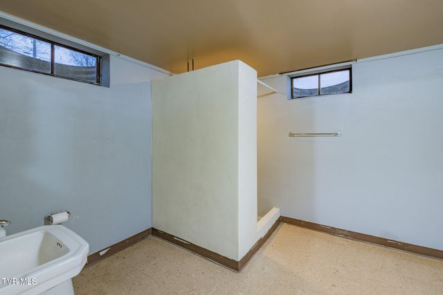 532 Bays View Rd, Kingsport, TN 37660