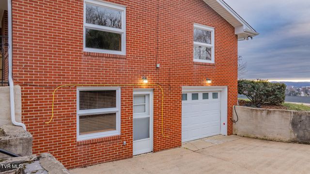 532 Bays View Rd, Kingsport, TN 37660