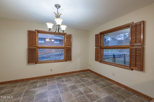 532 Bays View Rd, Kingsport, TN 37660