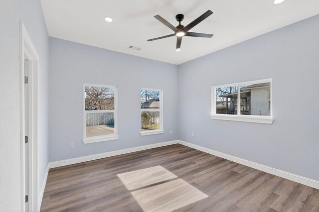 2216 Ross Avenue, Fort Worth, TX 76164