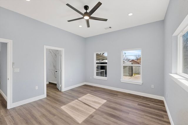 2216 Ross Avenue, Fort Worth, TX 76164