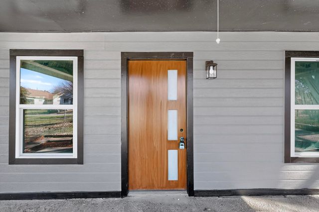 2216 Ross Avenue, Fort Worth, TX 76164