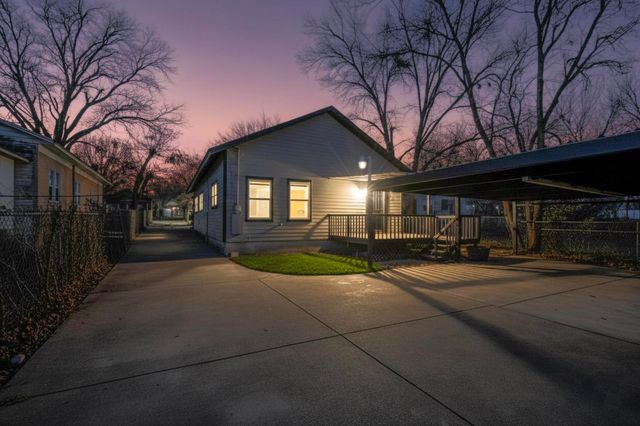 2216 Ross Avenue, Fort Worth, TX 76164