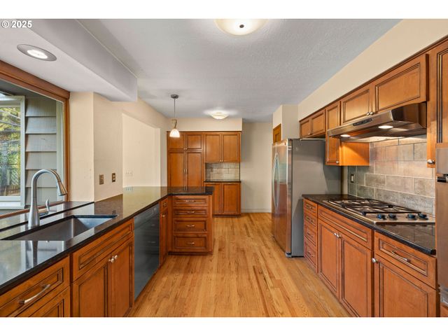 5418 Sw 34TH Pl, Portland, OR 97239