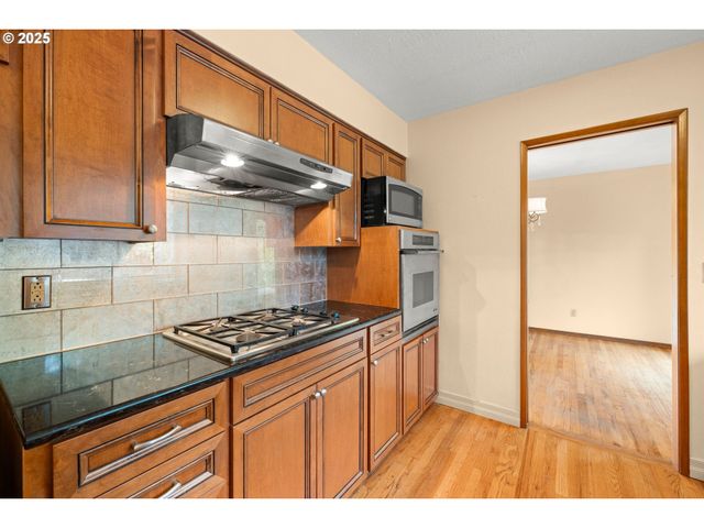 5418 Sw 34TH Pl, Portland, OR 97239