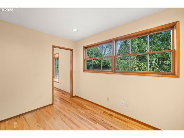 5418 Sw 34TH Pl, Portland, OR 97239