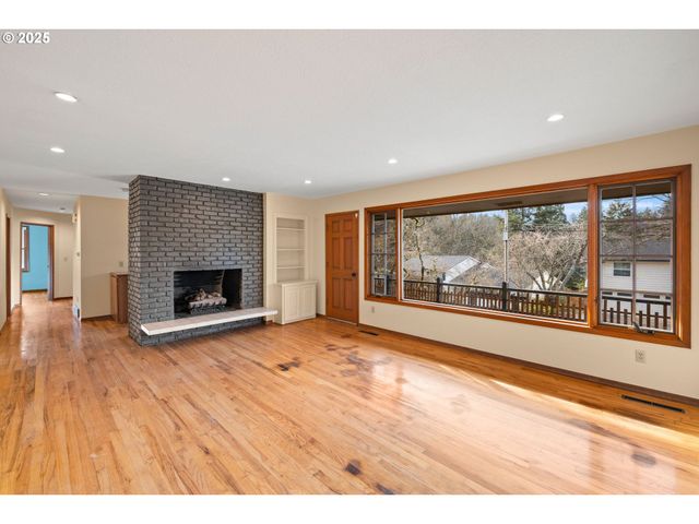 5418 Sw 34TH Pl, Portland, OR 97239