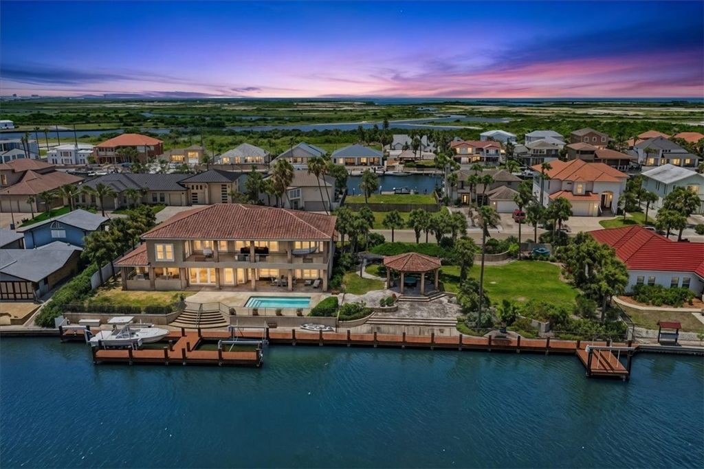 350 & 362 Mustang Blvd, Port Aransas, TX 78373 — exterior