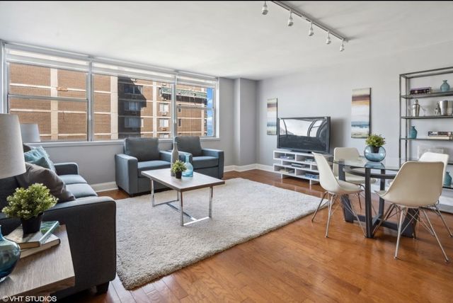 6301 N Sheridan Road 19D, Chicago, IL 60660