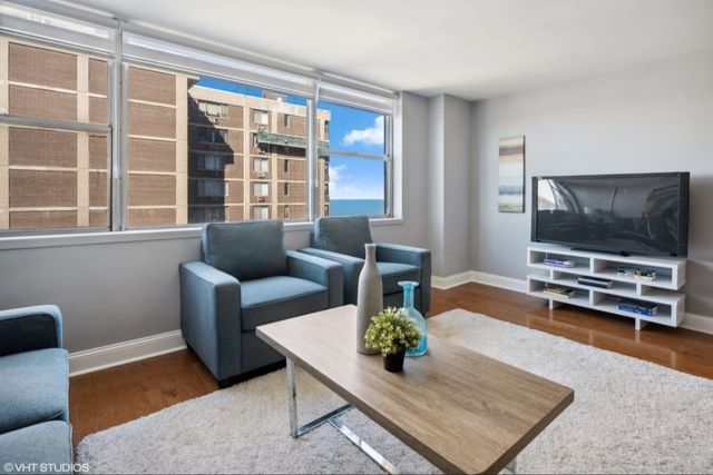 6301 N Sheridan Road 19D, Chicago, IL 60660