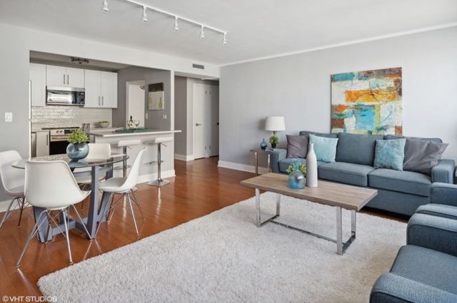 6301 N Sheridan Road 19D, Chicago, IL 60660