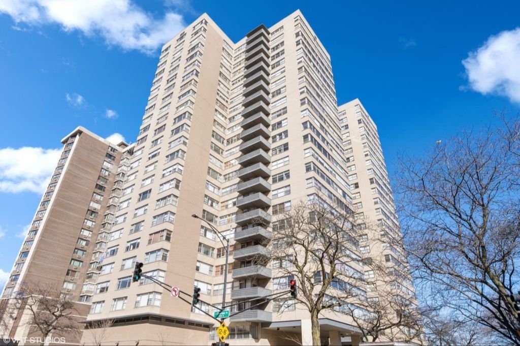 6301 N Sheridan Road 19D, Chicago, IL 60660