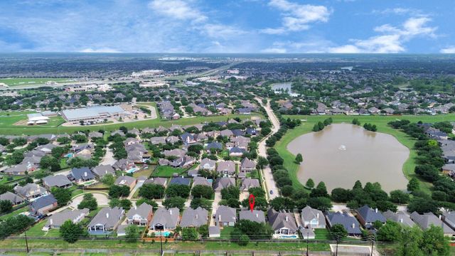 8030 Crescent Knolls Drive, Richmond, TX 77406