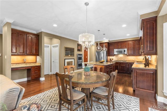 651 Ashmont Drive, Olivette, MO 63132