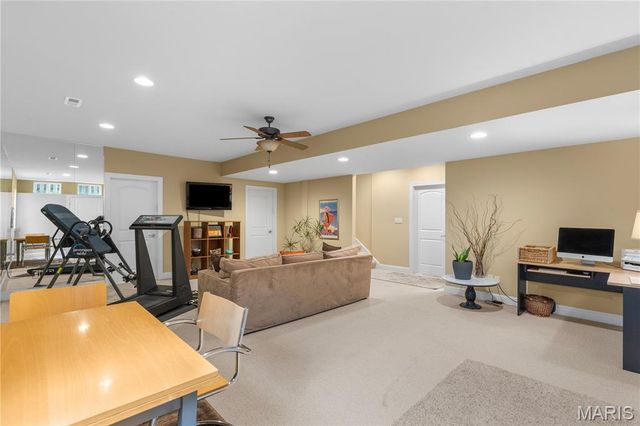 651 Ashmont Drive, Olivette, MO 63132