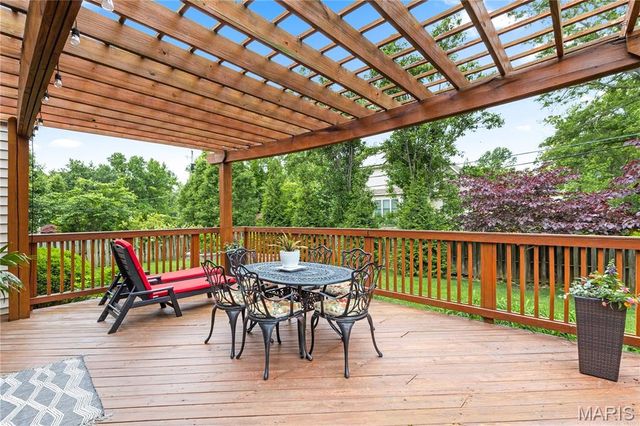 651 Ashmont Drive, Olivette, MO 63132