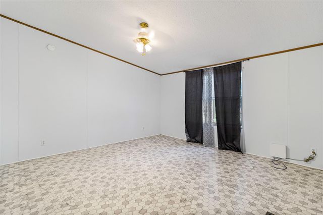 8256 Us Highway 190 E, Livingston, TX 77351